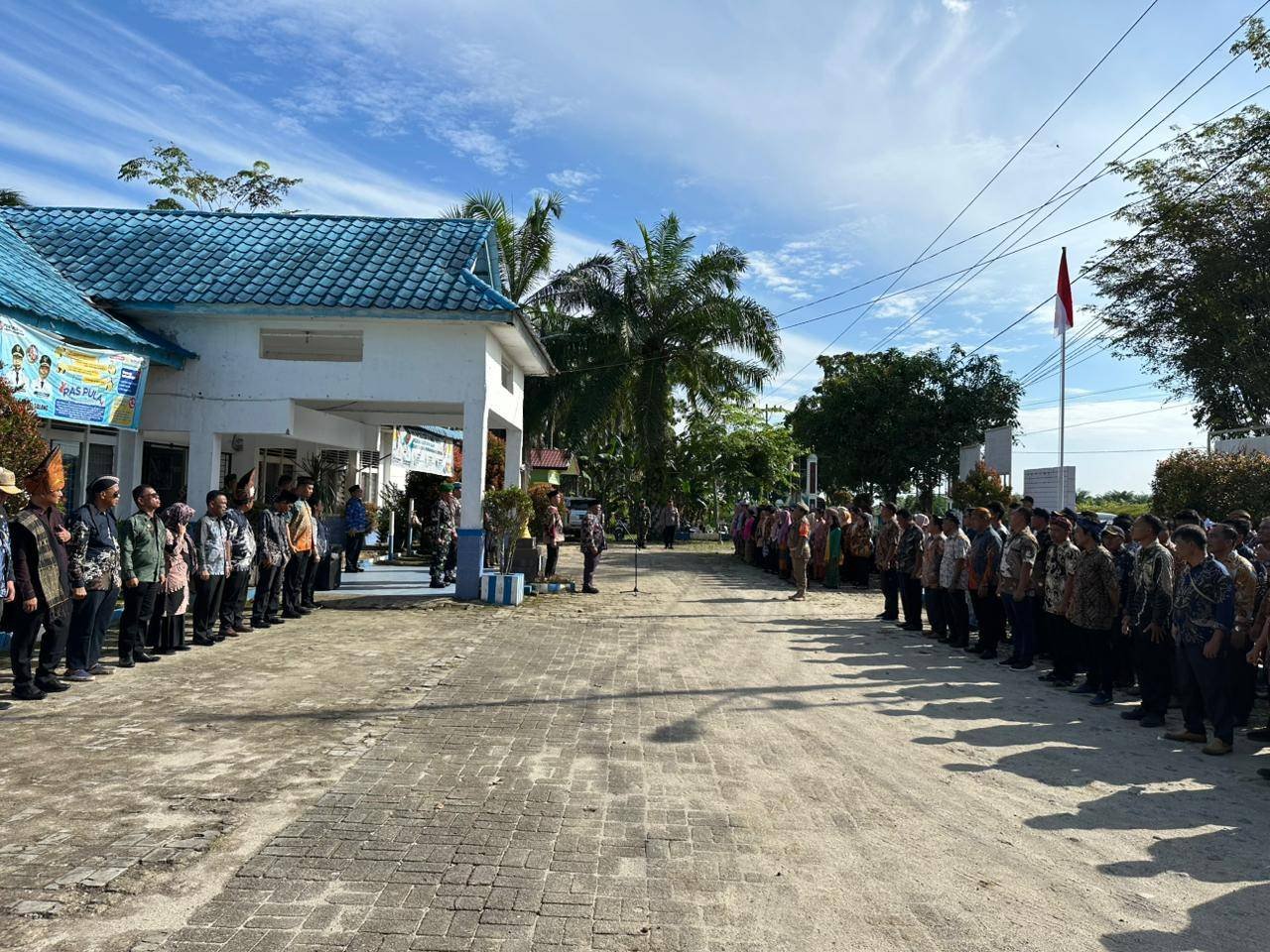 Ka. KUA Bangun Purba Bawakan Doa pada Peringatan Hari Sumpah Pemuda ke-97 Tahun 2025