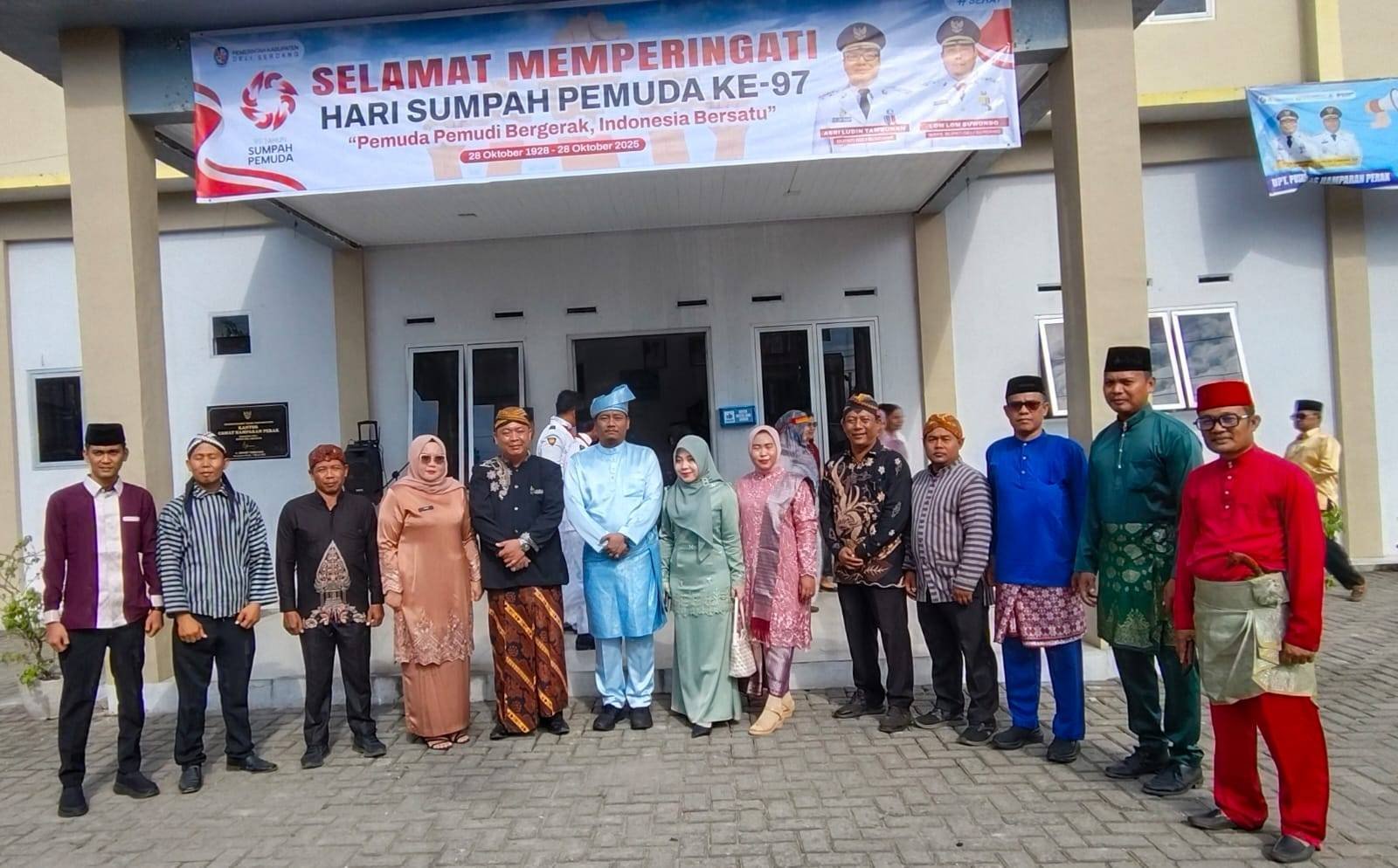 Kepala KUA Hamparan Perak Pimpin Do'a Upacara Hari Sumpah Pemuda ke-97