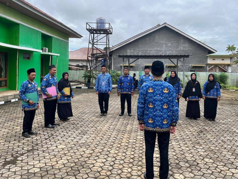 KUA Jabung Gelar Apel Semangat Kebangsaan Peringati Hari Sumpah Pemuda ke-97