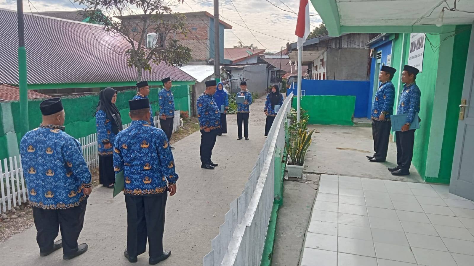 Ajak Wariskan Semangat Persatuan Bangsa, Jajaran KUA Sidikalang Laksanakan Upacara HSP ke-97