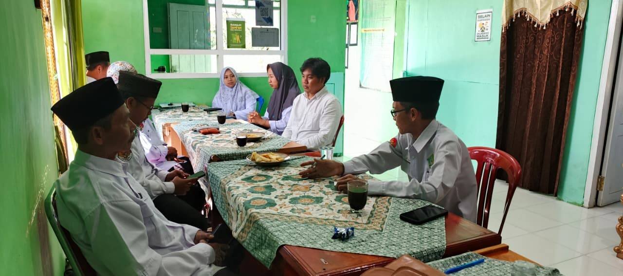 PEGAWAI PNS DAN ASN  KUA KUA AIR HITAM TINGKATKAN SEMANGAT BEKERJA DAN BERKARYA DALAM RAKOR KUA