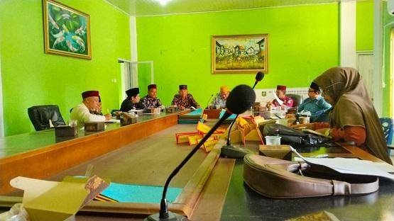 Kepala KUA Kecamatan Bathin Solapan Hadiri Pembekalan Dewan Hakim MTQ Kecamatan Bathin Solapan 2025