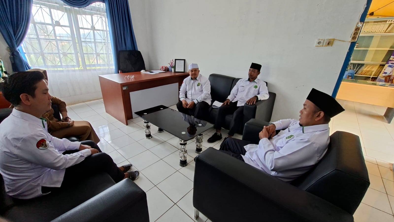 KUA Lembah Sorik Marapi Sosialisasikan Sertifikasi Produk Halal bagi Pelaku UMKM