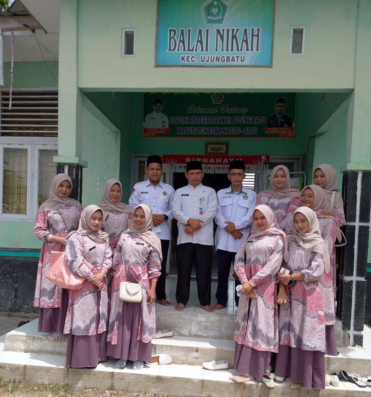 KUA Ujung Batu dan Mahasiswi Kebidanan UPP Kolaborasi dalam Penyuluhan Pra Nikah