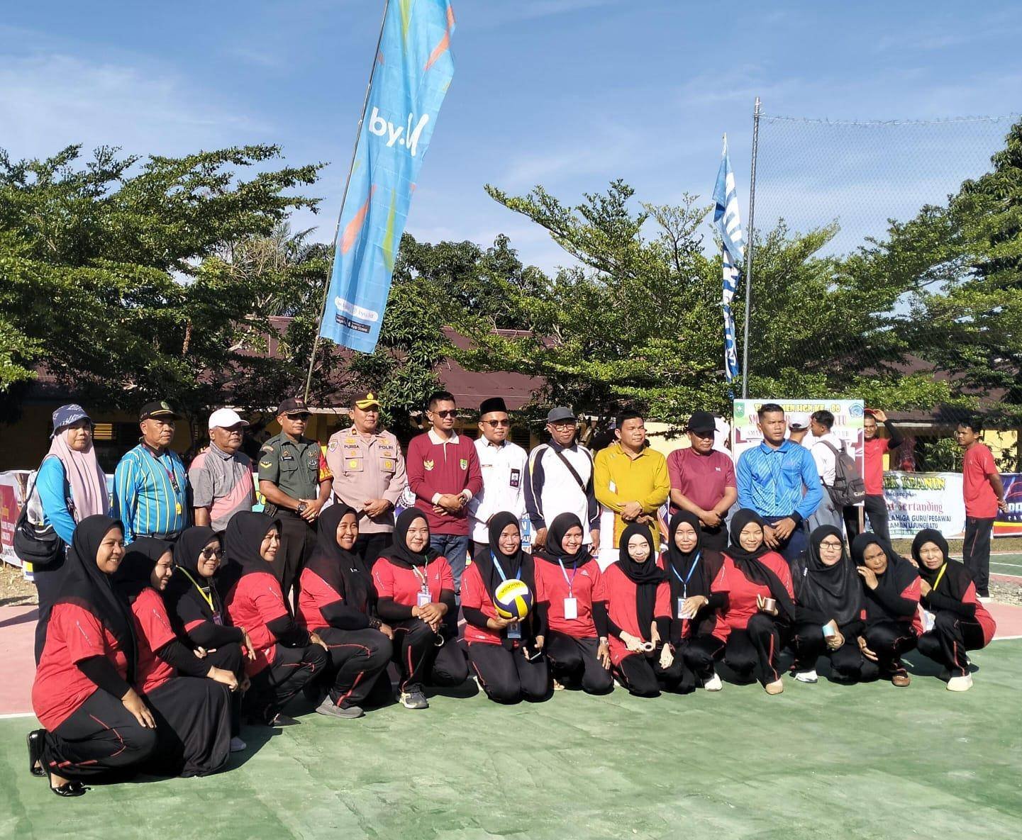 Kepala KUA Ujung Batu Hadiri Pembukaan Turnamen Olahraga Guru se-Kecamatan Ujung Batu