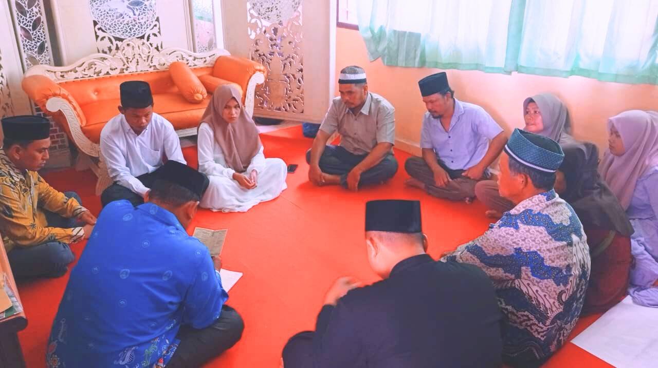 Kepala KUA Kotarih Pimpin Akad Nikah dan Bertindak Sebagai Wali Hakim