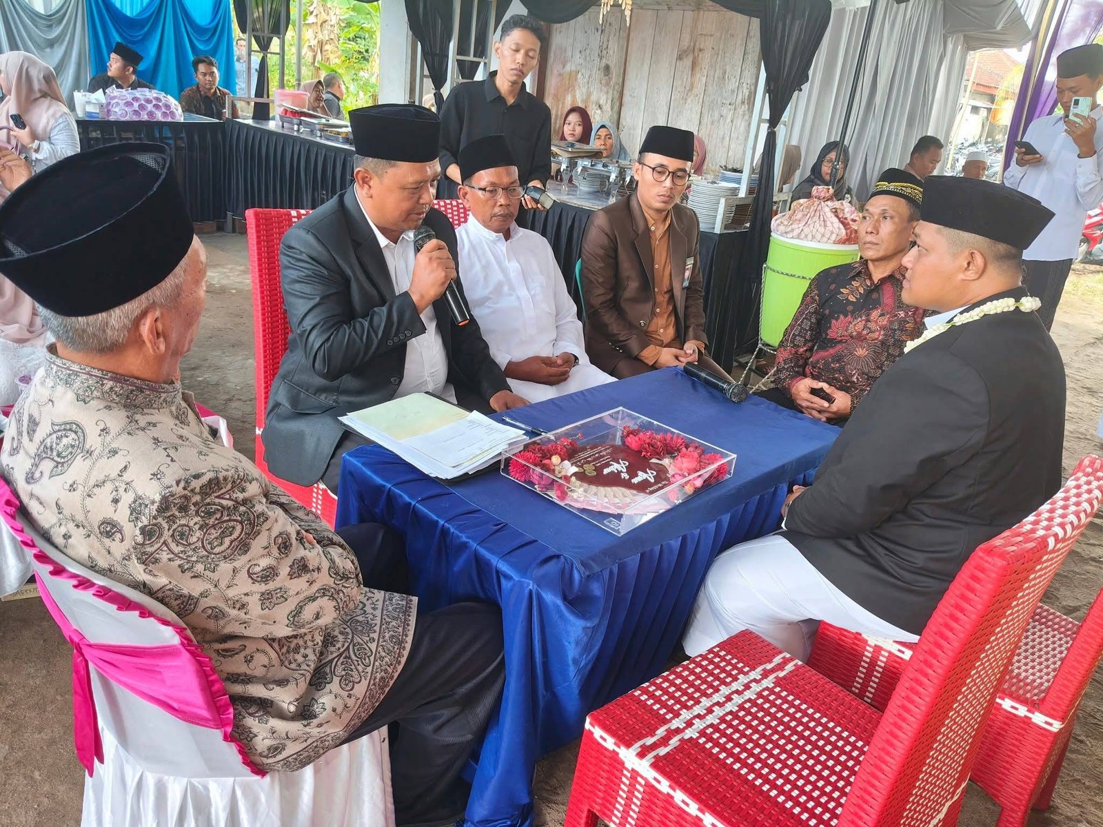 Kepala KUA Labuhan Maringgai Pimpin Akad Nikah Spesial Bertanggal 11-11-2025