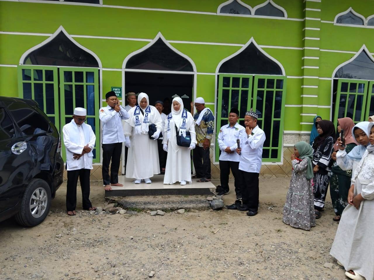 Suasana Haru Selimuti Pelepasan Jamaah Umrah, KUA Muarasipongi Berperan Sentral