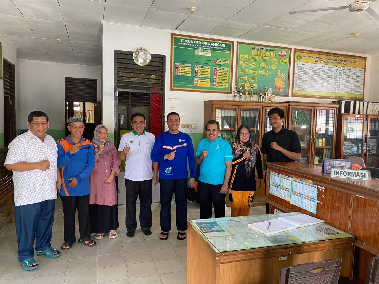 Ka. KUA Payung Sekaki Sambut Kedatangan Wakil Walikota Pekanbaru 