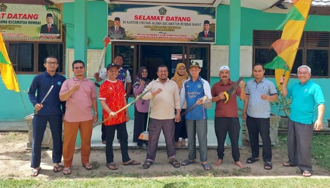 Kepala KUA Rumbai Barat Ajak Pegawai Tanamkan Kepedulian Lewat Goro Bersama