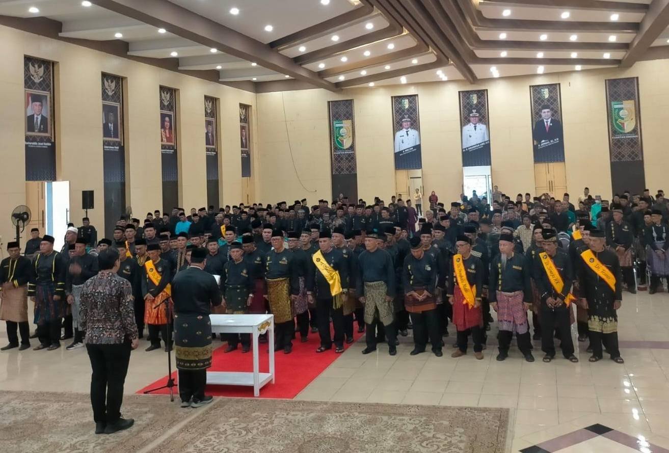 Kepala KUA Kuantan Tengah Resmi Dilantik Bupati Kuansing sebagai Ketua LAN Kecamatan 