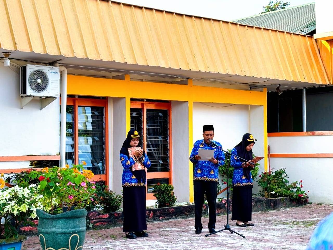 CPNS Penghulu Pamatang Silimahuta Pimpin Doa pada Apel Gabungan HKN di Kemenag Simalungun