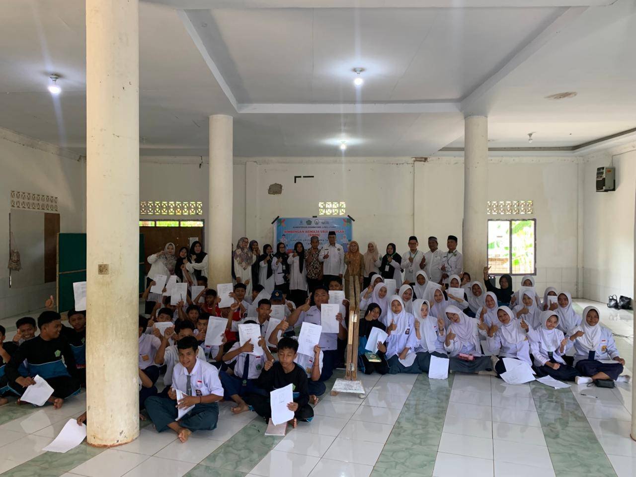 KUA Sabbang Gelar BRUS di Madrasah Al-Jihad Buangin: Edukasi Remaja Cegah Pernikahan Dini