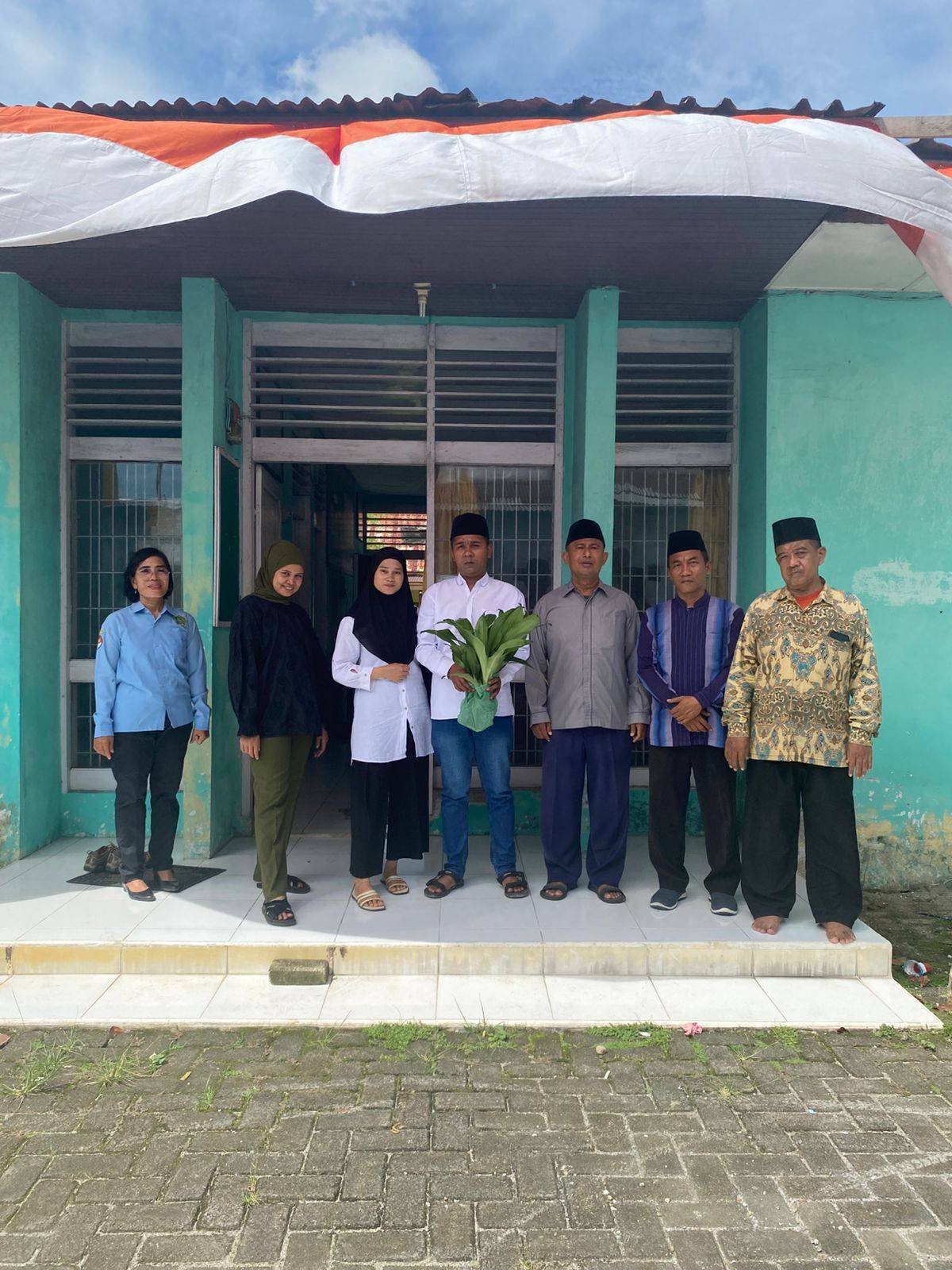 Catin Hijaukan Lingkungan, Ka. KUA Pancur Batu Galakkan Ekoteologi