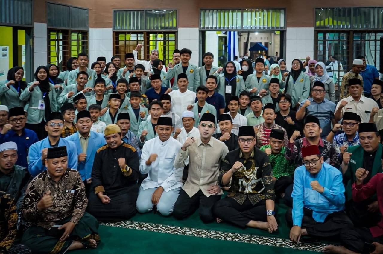 Jajaran KUA Medan Amplas Hadiri Safari Isya Walikota Medan