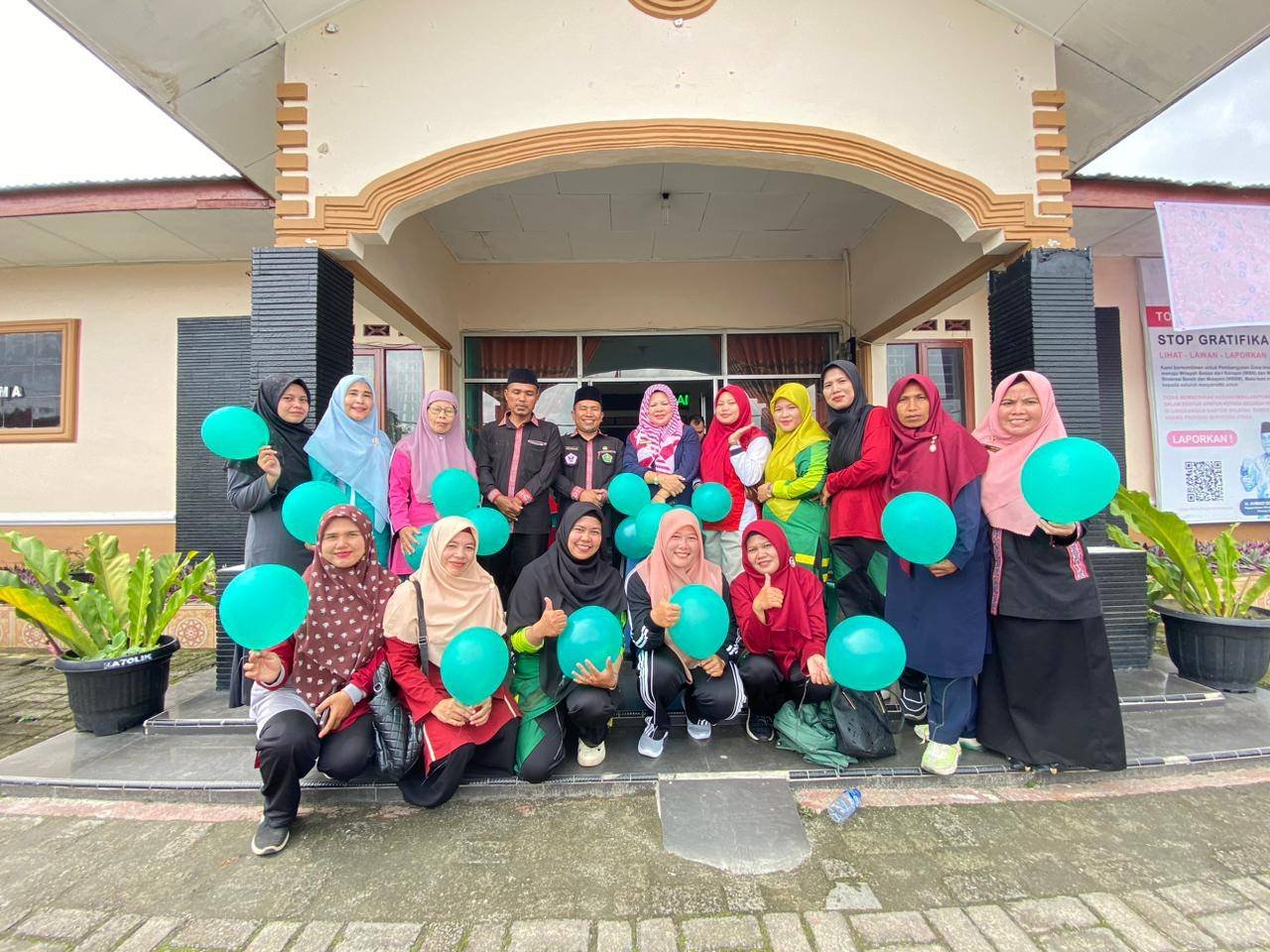 Semarak HAB ke-80 Kemenag Dairi, PLO KUA Sidikalang Aktif dalam Lomba Estafet Bola