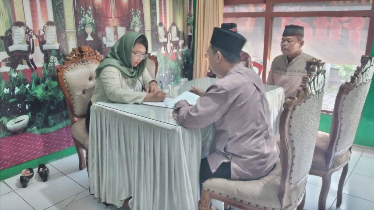 KEPALA KUA BUMI WARAS LAKSANAKAN PROSESI MUALAF