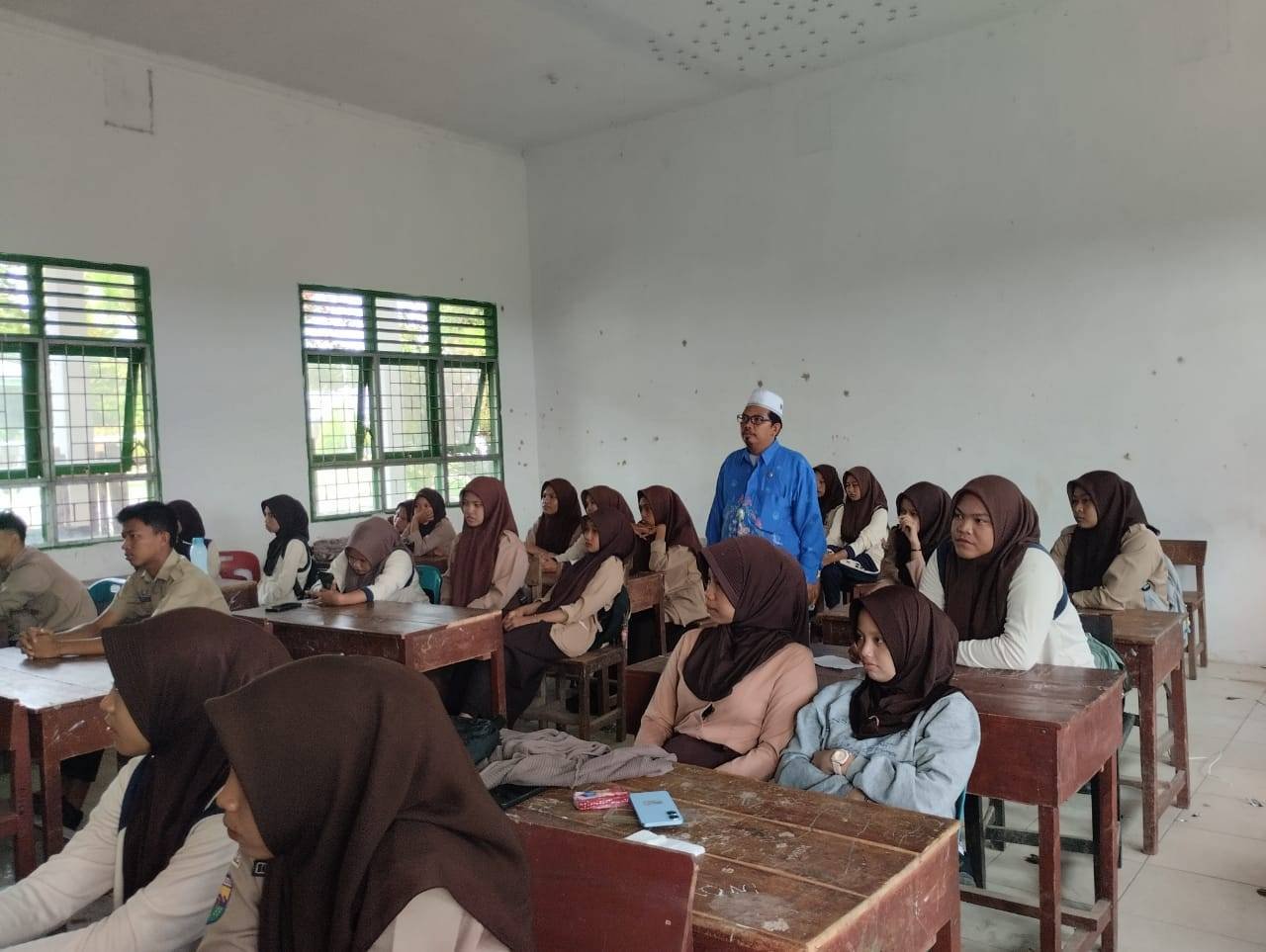 Penghulu KUA Sipispis Gelar Binroh di SMA Negeri 1 Sipispis: Mengusung Tema : Menjadi Pemuda Generasi Terbaik dalam Islam