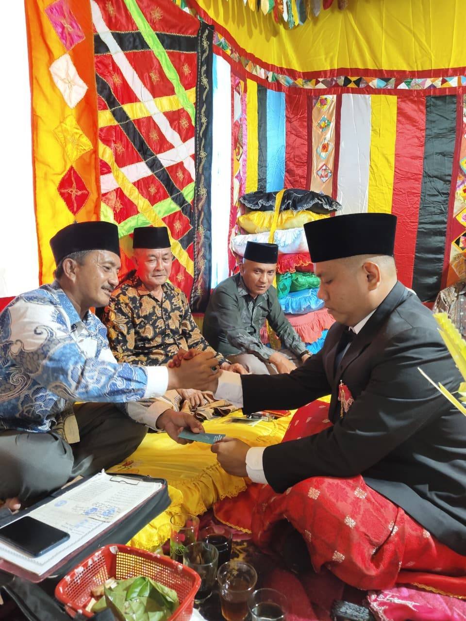 Saat Dua Hati Disatukan, KUA Gunungsitoli Utara Menjadi Saksi Resminya