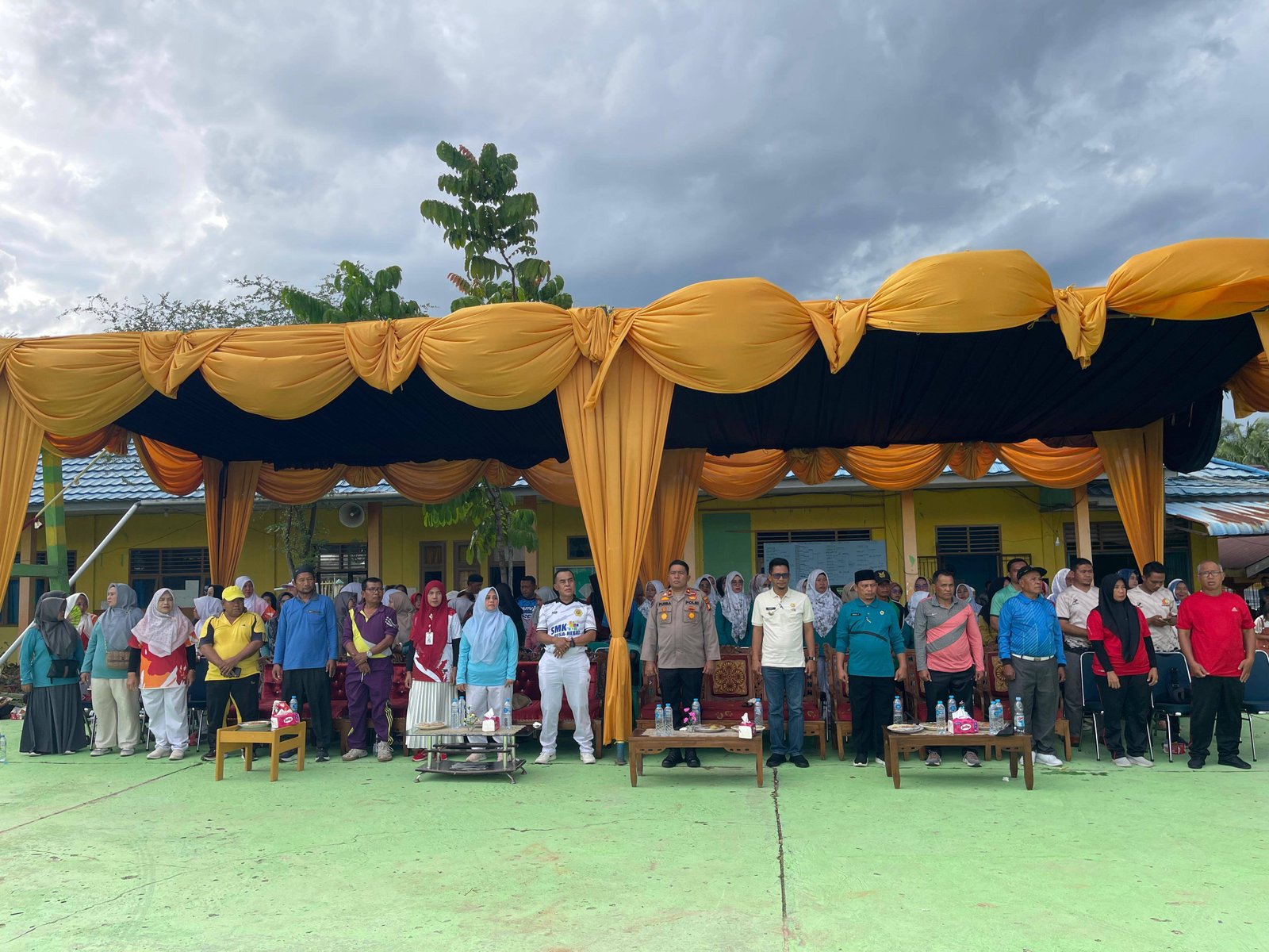 Ka KUA Ujung Batu Hadiri Penutupan Turnamen Olahraga Guru se-Kecamatan Ujung Batu pada HGN ke-80 Tahun 2025