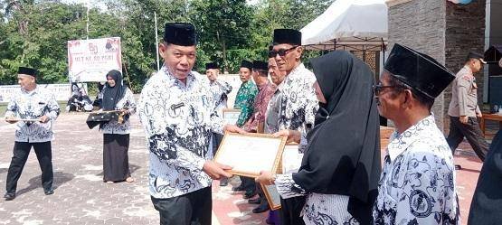 Kepala KUA Kec. Bukit Batu Hadiri HUT PGRI ke-80 dan HGN di Bandar Laksamana