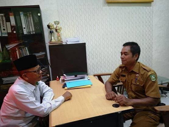 Kepala KUA Kec. Bantan Terima Kunjungan Pj Kades Ulupulau Bahas Izin Orang Tua, Wali Nikah, dan Wali Adhol