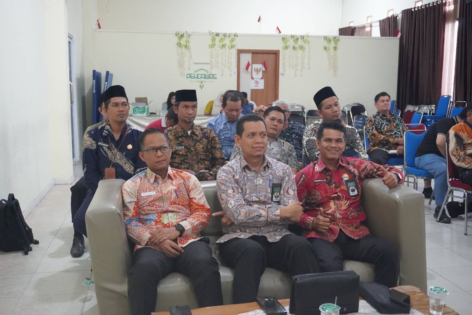 Cegah Konflik, Ka. KUA Simak Pemaparan Program Early Warning Systim  