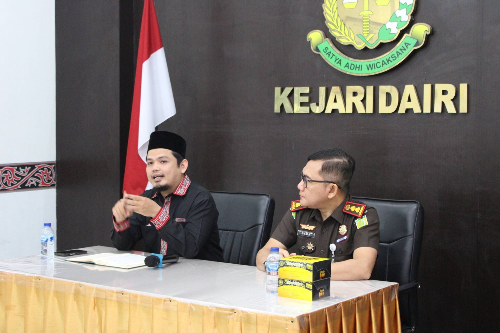 Penghulu KUA Berampu Berikan Pembinaan Etos Kerja Syariah kepada Aparatur Kejari Dairi