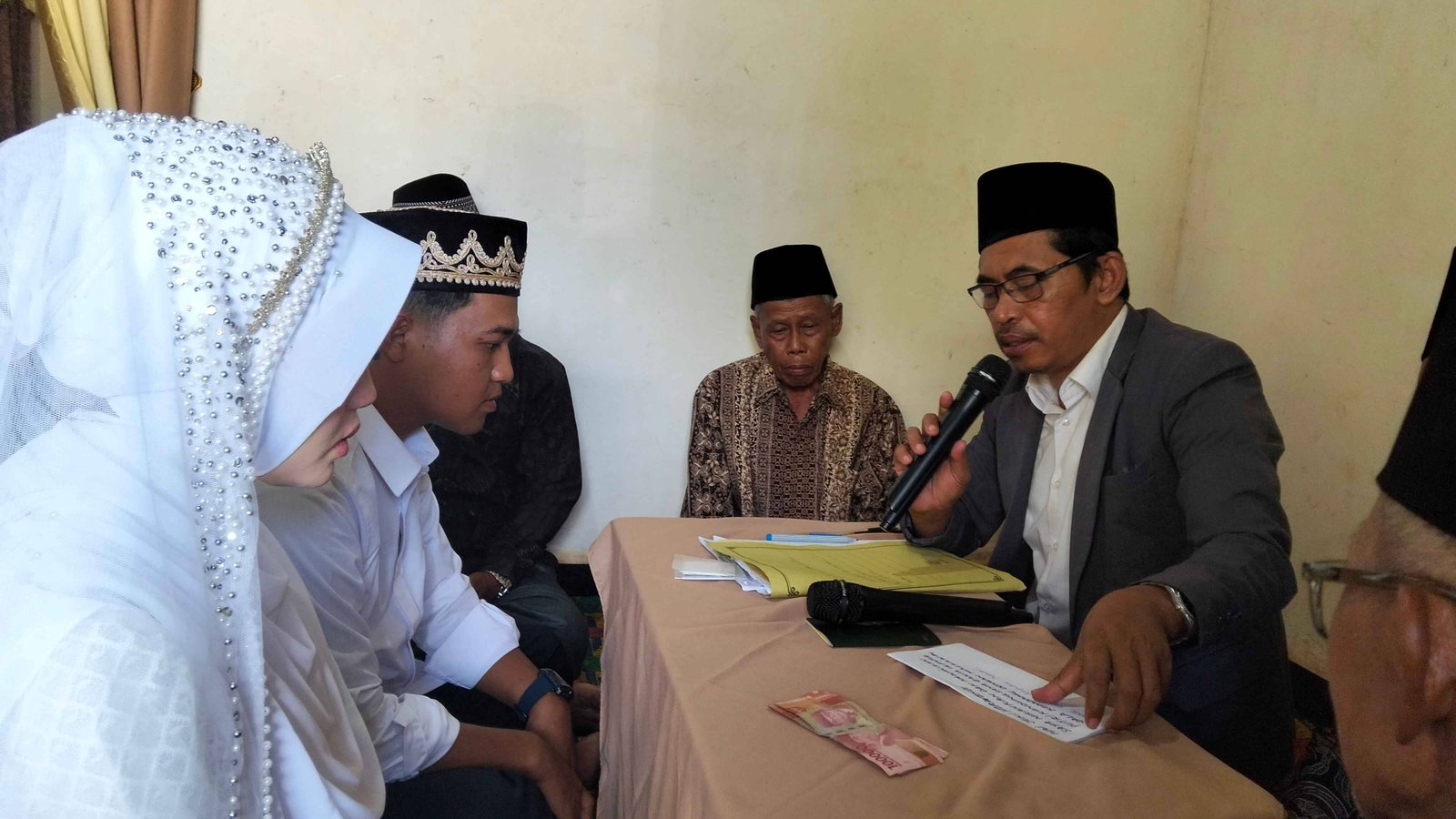 Penghulu KUA Sekampung Udik Tekankan Ketakwaan dalam Pernikahan