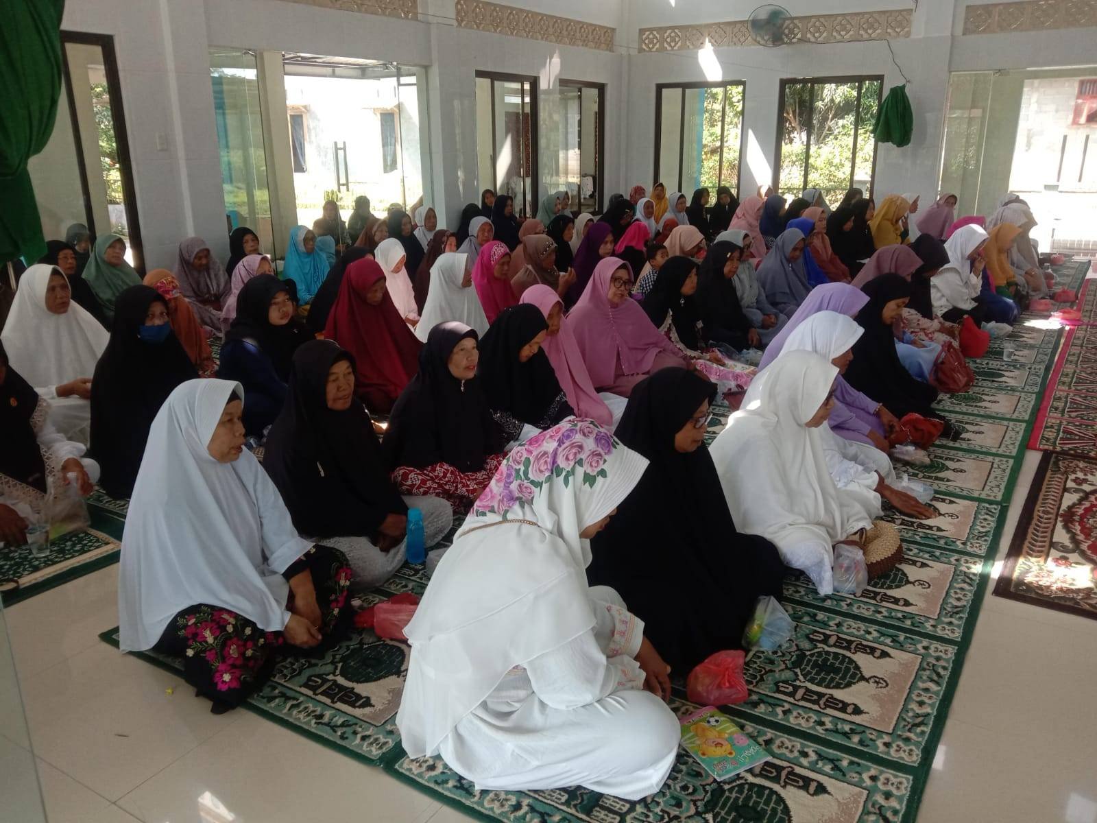 PAI KUA Bosar Maligas Beri Pembinaan: Menguatkan Keluarga Sakinah Bersama Ibu-Ibu Perwiritan