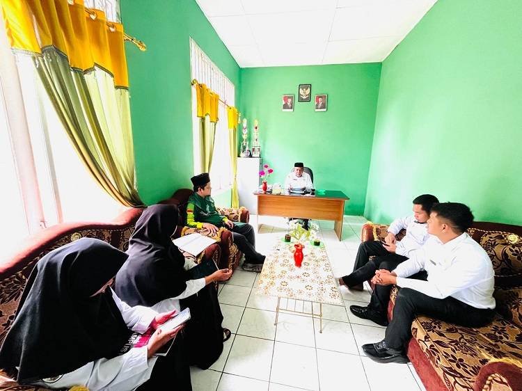 KUA Berampu Gelar Rakor Bulanan, Tegaskan Komitmen Tingkatkan Pelayanan dan Kenyamanan Tamu