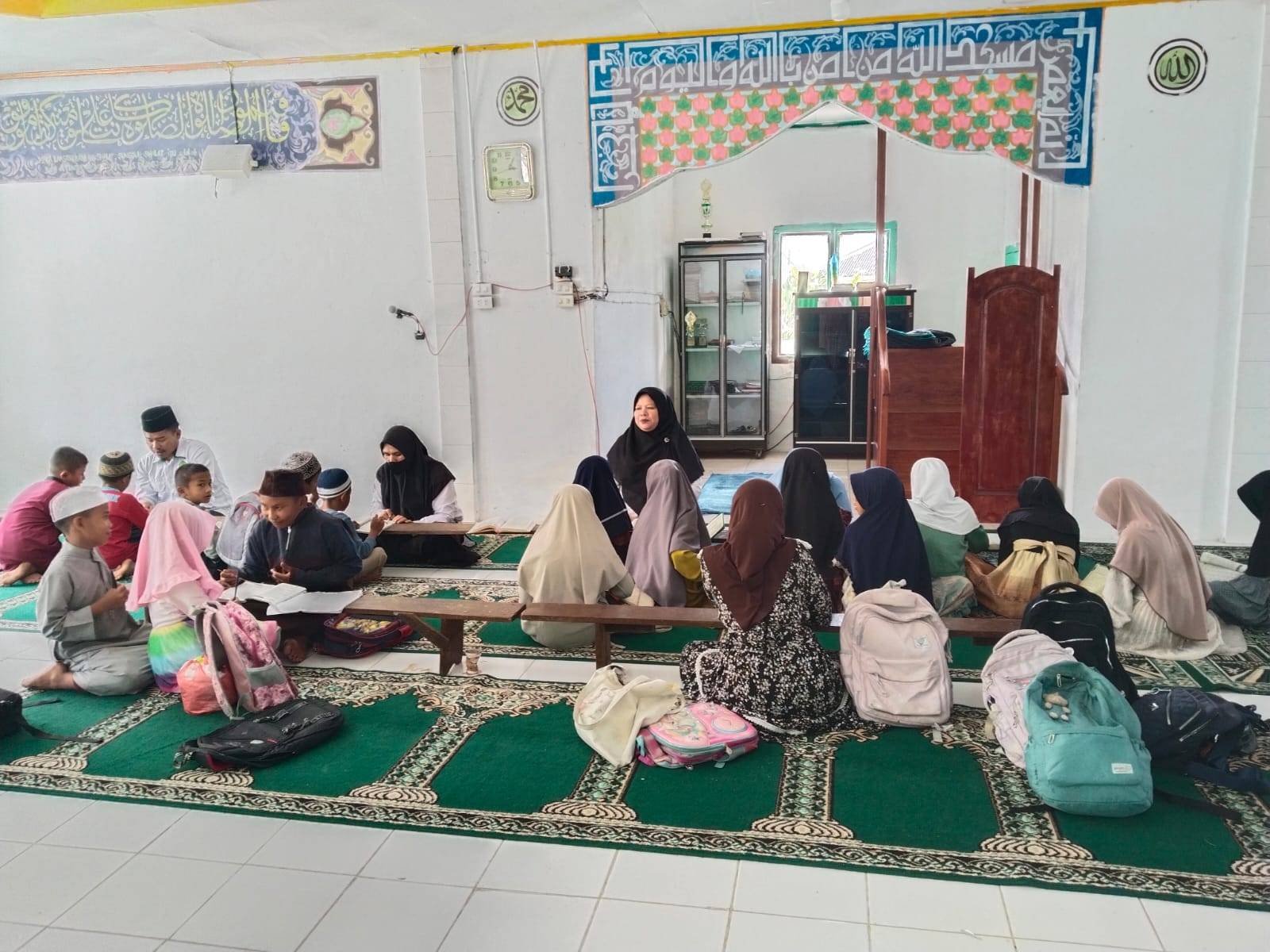 KUA Sidikalang Perkuat Literasi Baca Al-Qur'an Melalui Tahsin dan Tajwid