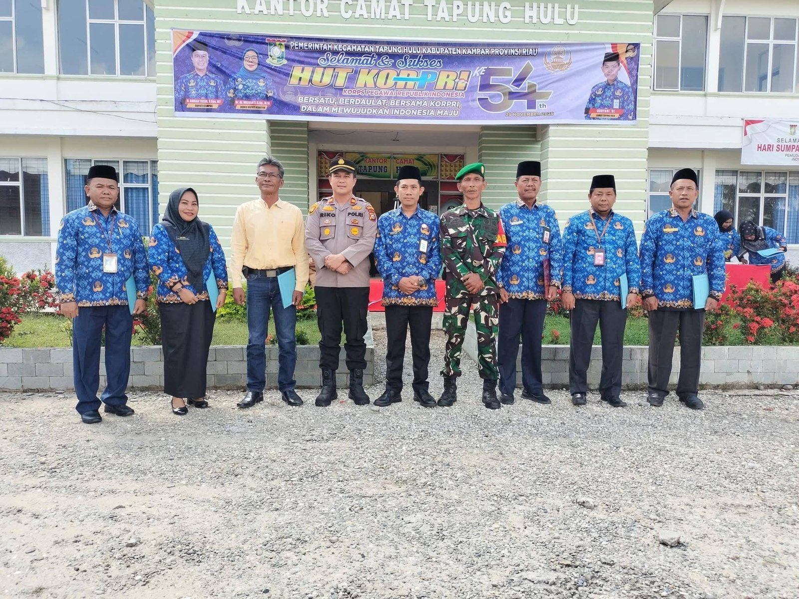 KUA Tapung Hulu Kembali Ukir Prestasi, H. Abdul Latif S.Ag., M.Sy Terima Penghargaan Tokoh Peduli Keagamaan pada HUT KORPRI ke-54