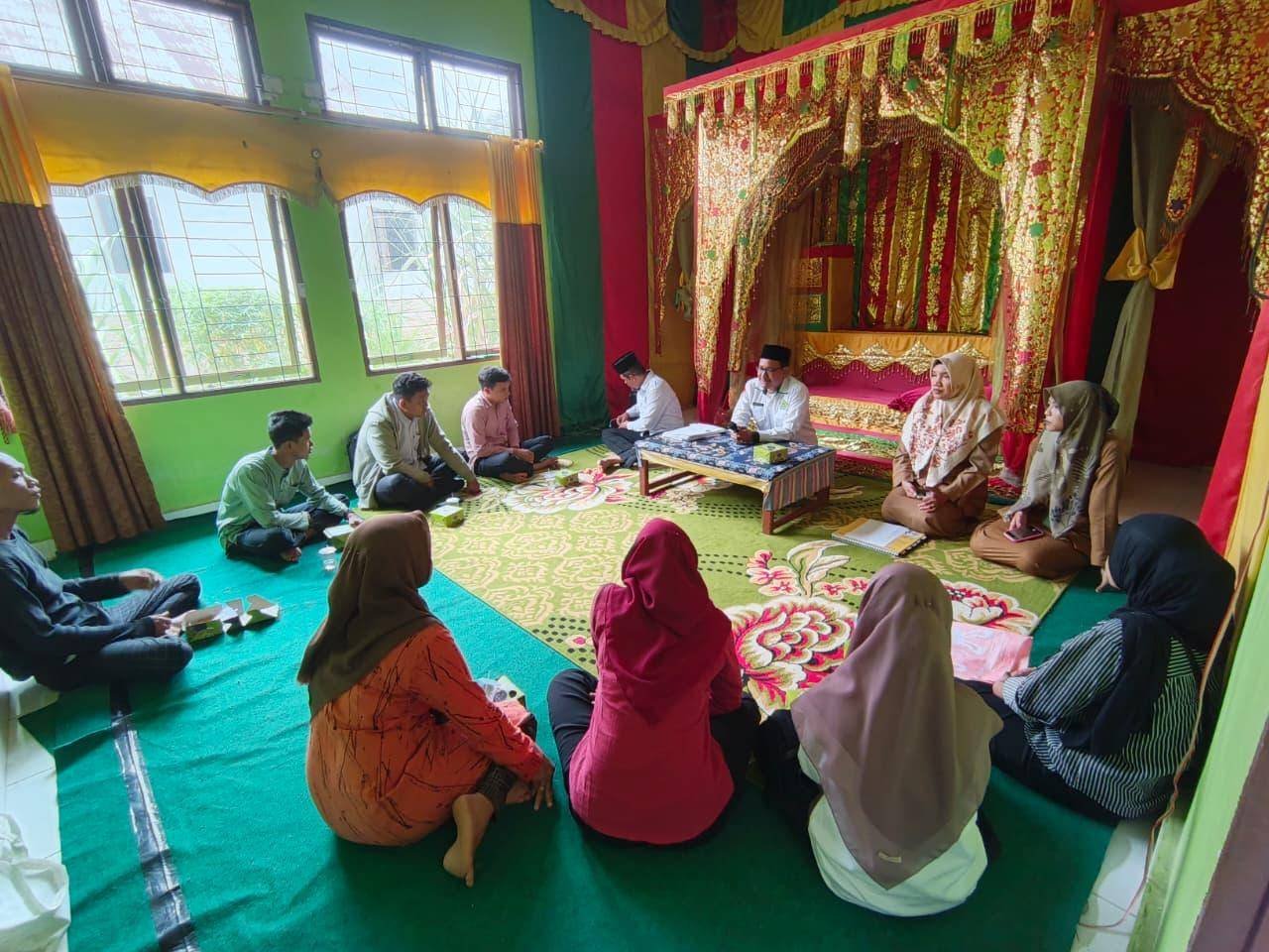 Persiapkan Keluarga Sehat, Plt KUA Sungai Sembilan Libatkan Puskesmas