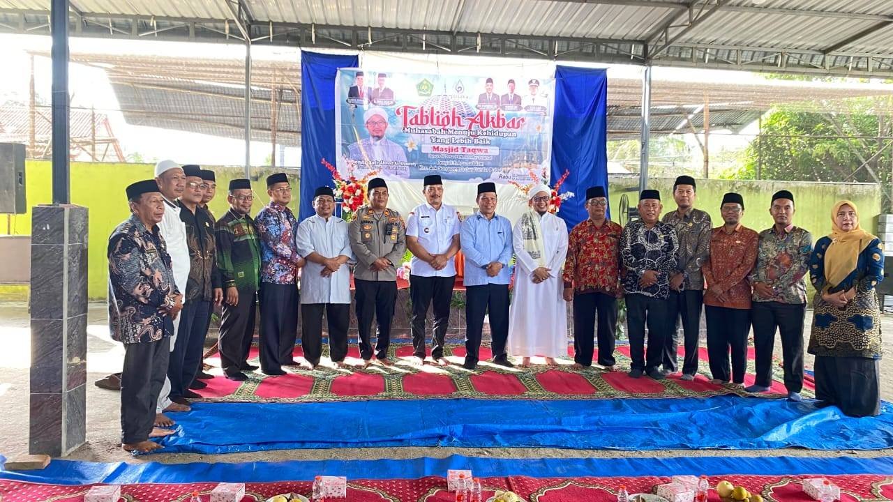 KUA Bandar Pulau dan KUA Aek Songsongan Gelar Tabligh Akbar di Desa Perkebunan Bandar Selamat