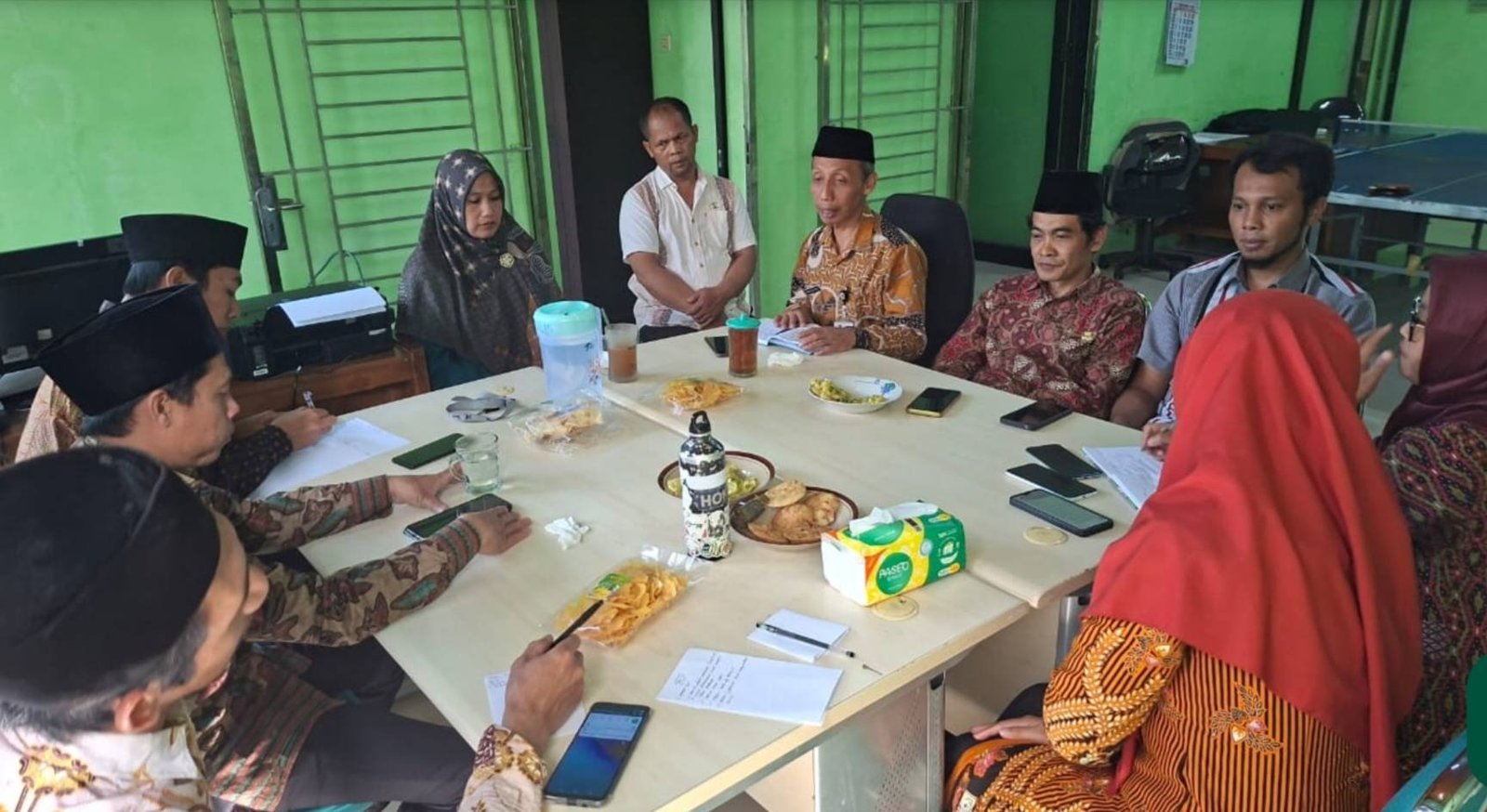 KUA Karangkobar Gelar Rapat Guna Optimalkan Bimwin, Pelayanan Nikah, dan Dukung Program Ekoteologi
