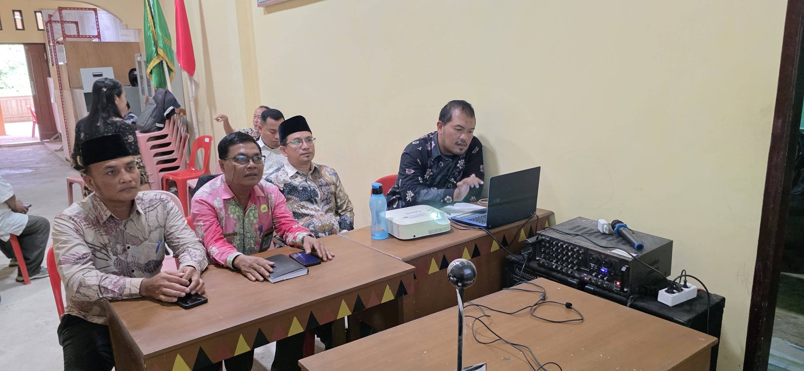 Perkuat ZI: Ka. KUA Tuhemberua Hadiri Rakor PMPZI 2025 secara Daring