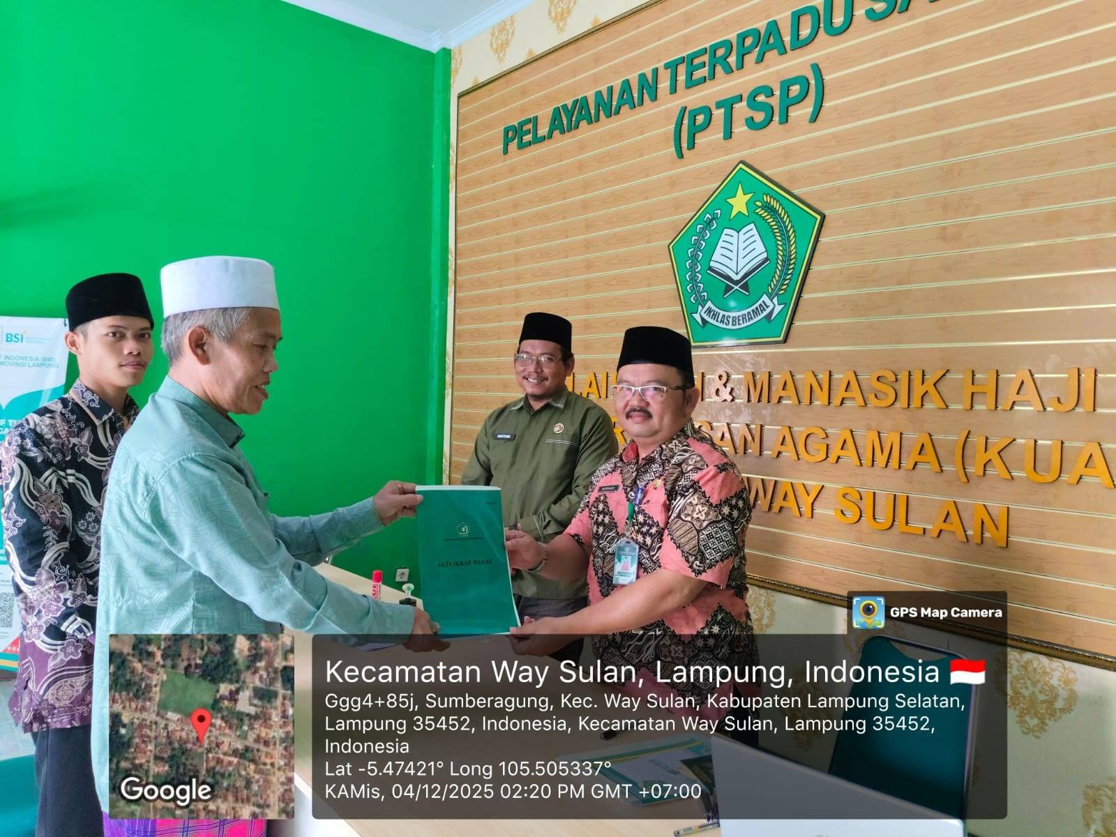 KUA Way Sulan Serahkan AIW untuk Pembangunan Pesantren Fathul Huda Mekarsari