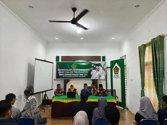 Kepala KUA Kec. Mandau Tekankan Pentingnya Ikhlas dan Sabar dalam Pernikahan