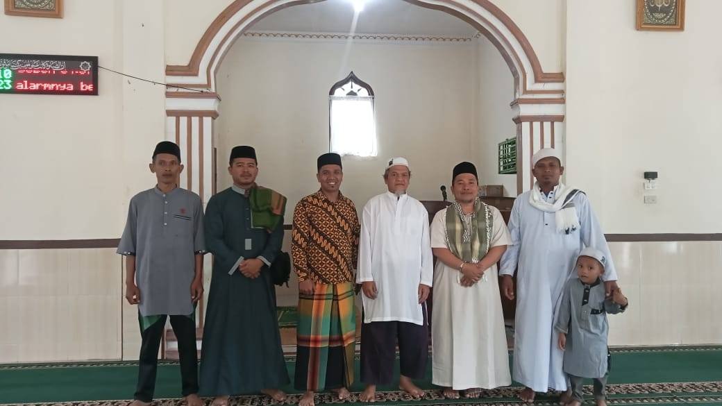 Safari Jumat KUA Sidikalang: Khatib Ajak Refleksi Kebencanaan Melalui Surah Al-Baqarah