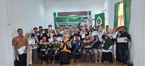 Kepala KUA Mandau Tutup Bimbingan Perkawinan, 15 Pasang Calon Pengantin Siap Jalani Hidup Baru