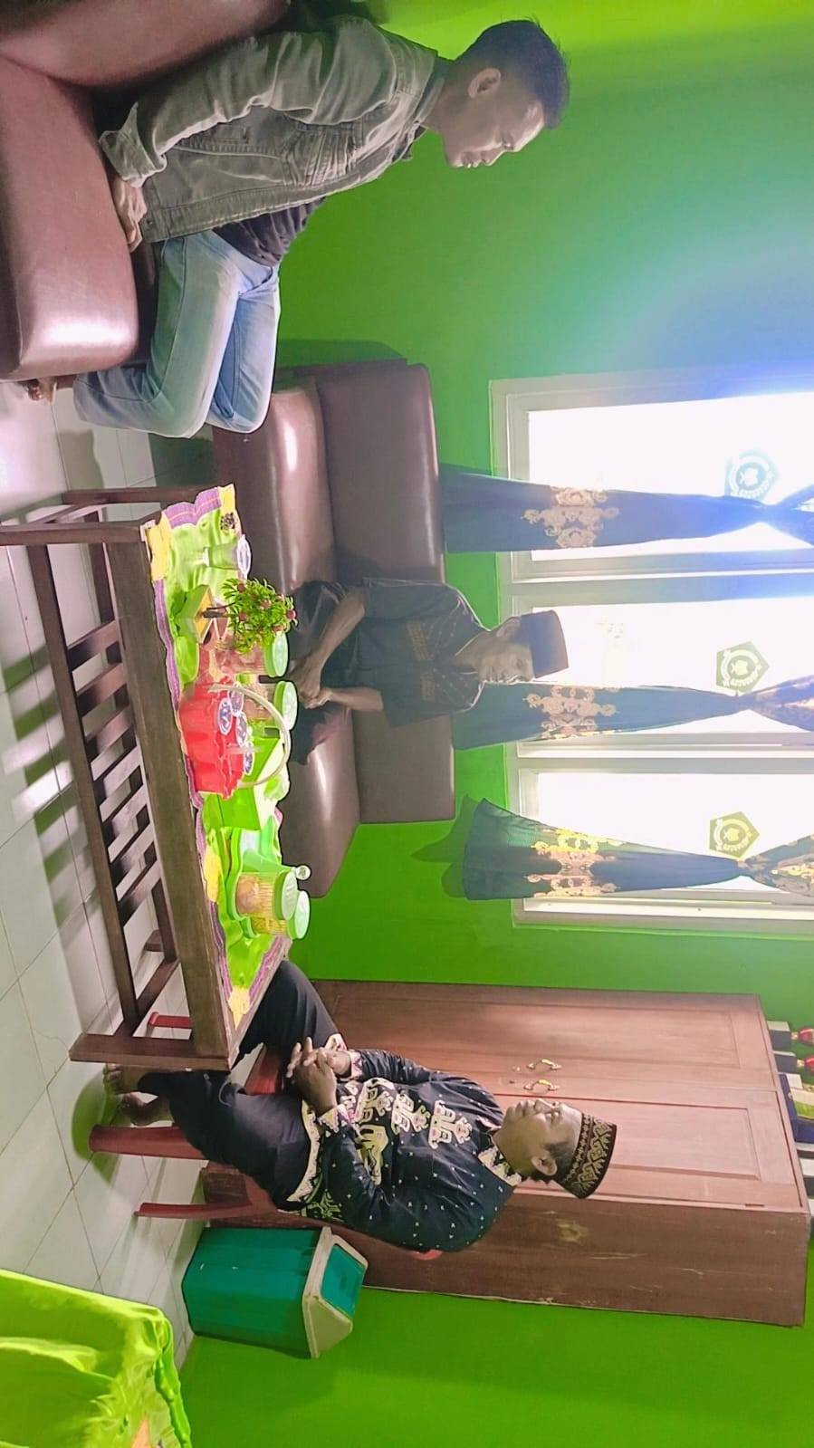 Kepala KUA Negara Batin Layani Konsultasi Sekaligus Sosialisasi