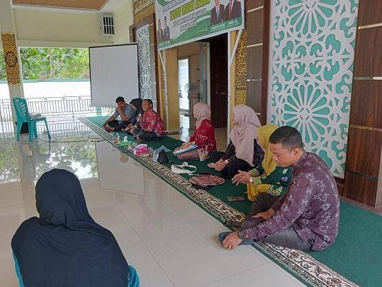 Kepala KUA Kec. Bengkalis Resmi Buka Kegiatan Bimwin bagi 15 Pasang Calon Pengantin