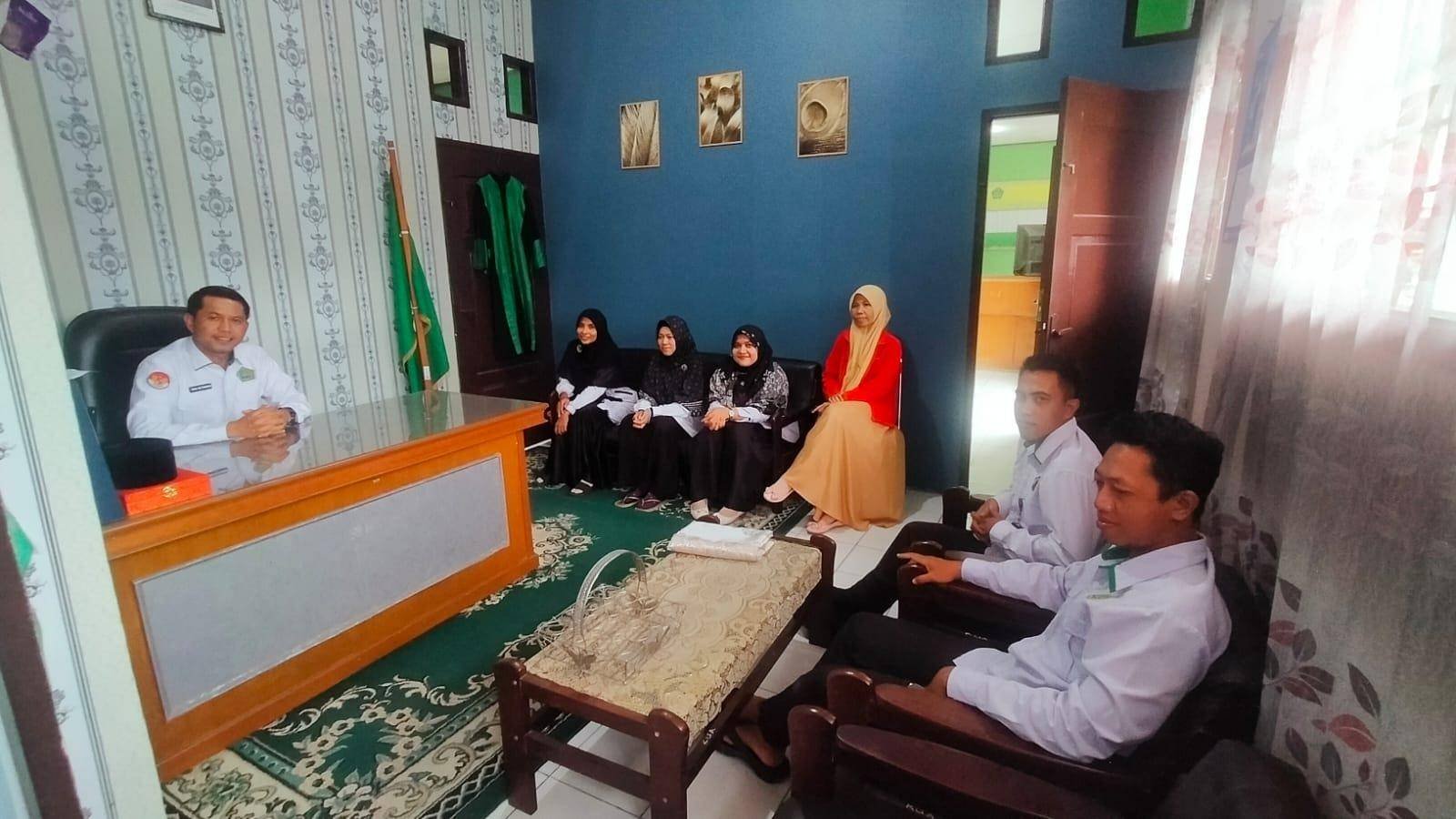 Kepala KUA Kecamatan Kampa Gelar Rapat Pembagian Tugas PLO