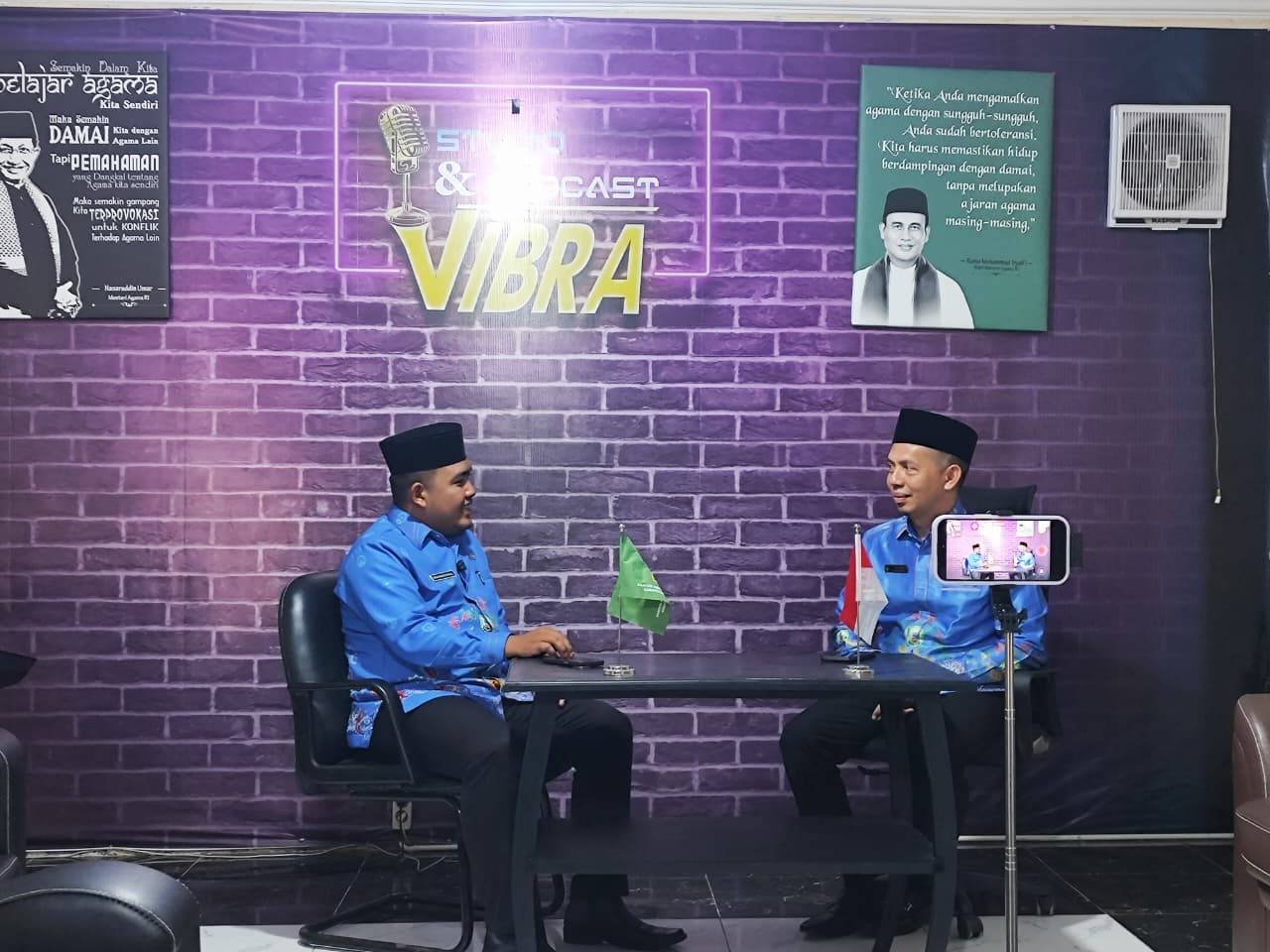 Inspirasi Pelayanan Prima: Ka KUA Medan Perjuangan Berbagi Praktik Baik Lewat Vibra Podcast