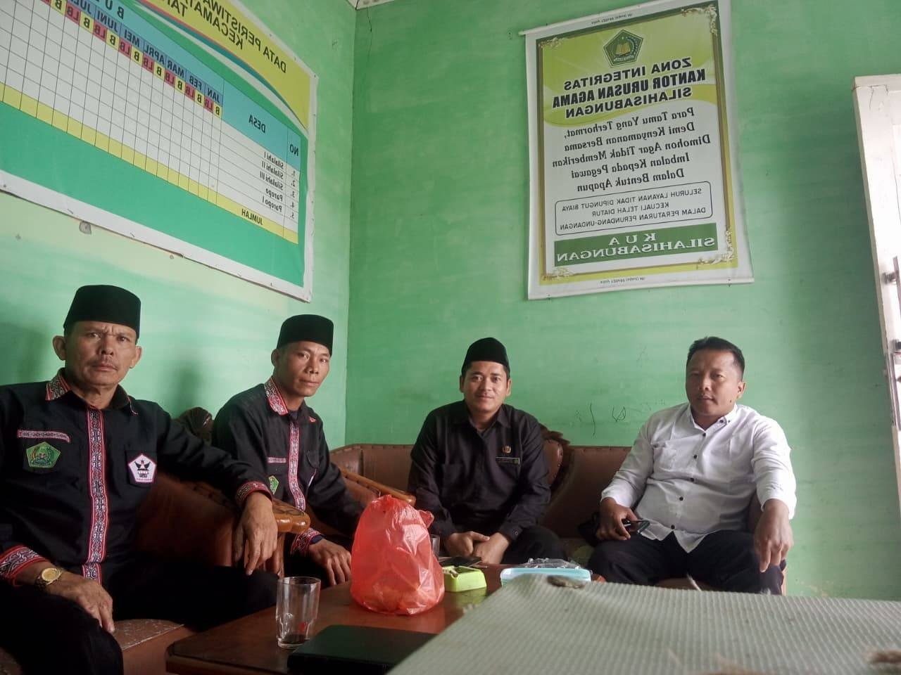 KUA Silahisabungan Terima Kunjungan Ketua BKM Bahas Penguatan Layanan Umat