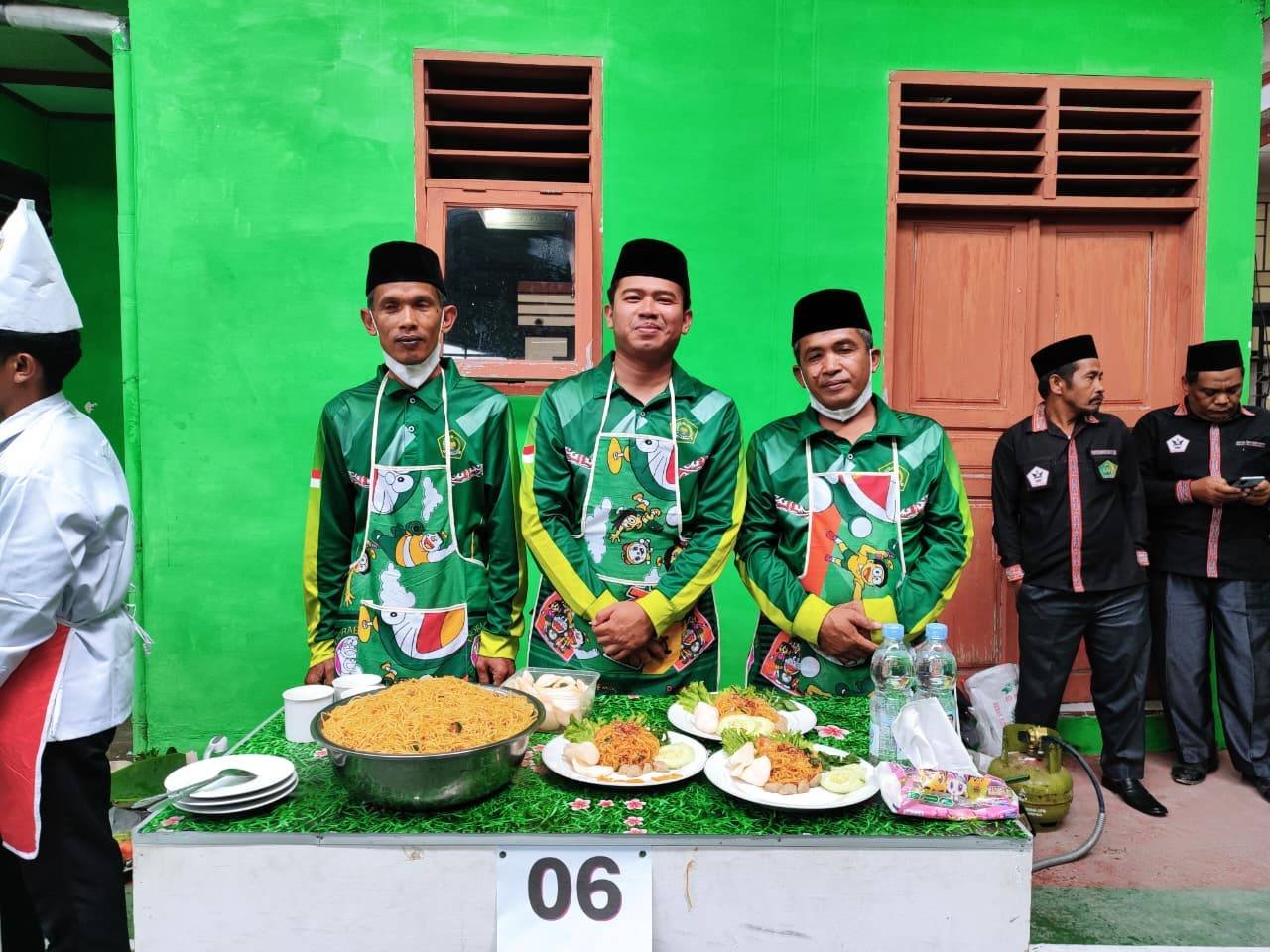 Adu Kreasi Mi Hun Goreng: KUA Sidikalang dan Siempat Nempu Meriahkan Lomba Masak HAB Kemenag Dairi