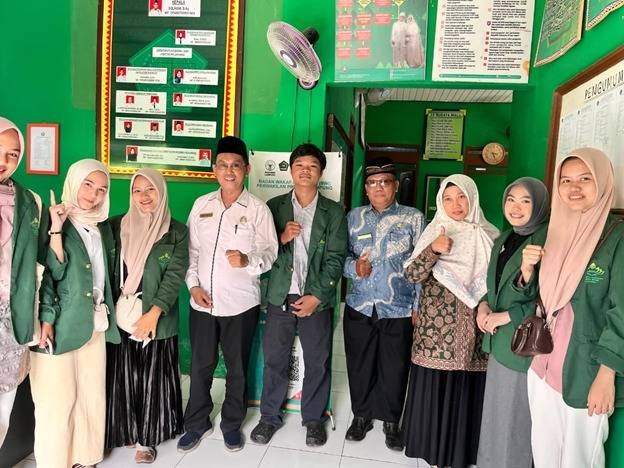 KUA BUMI WARAS TERIMA KUNJUNGAN MAHASISWA UIN RADEN INTAN LAMPUNG