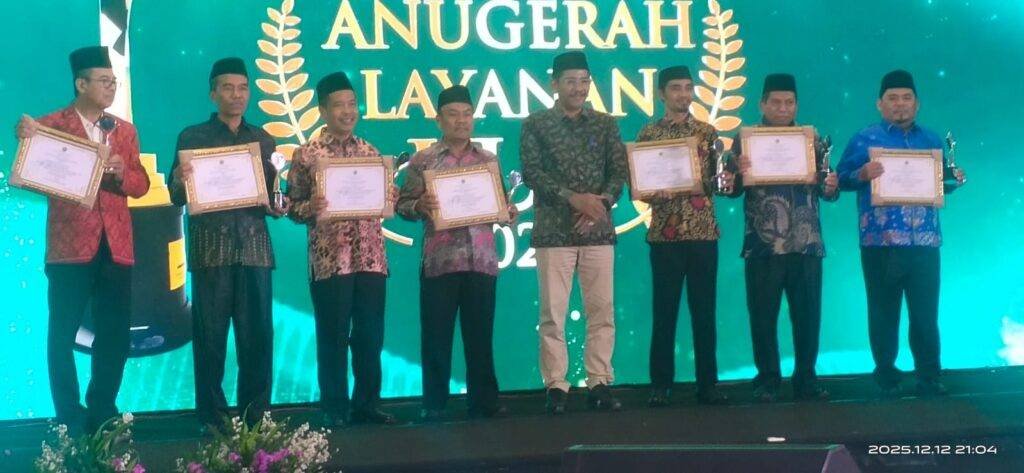 KUA Medan Amplas Raih Penghargaan KUA Inspiratif dari Menteri Agama RI