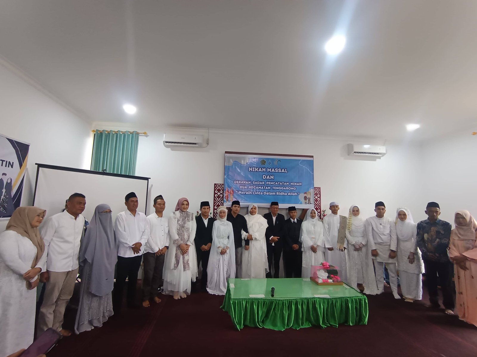 Meraih Cinta Dalam Ridha Allah: KUA Tenggarong Mengesahkan 9 Pasangan dalam Nikah Massal Bersejarah